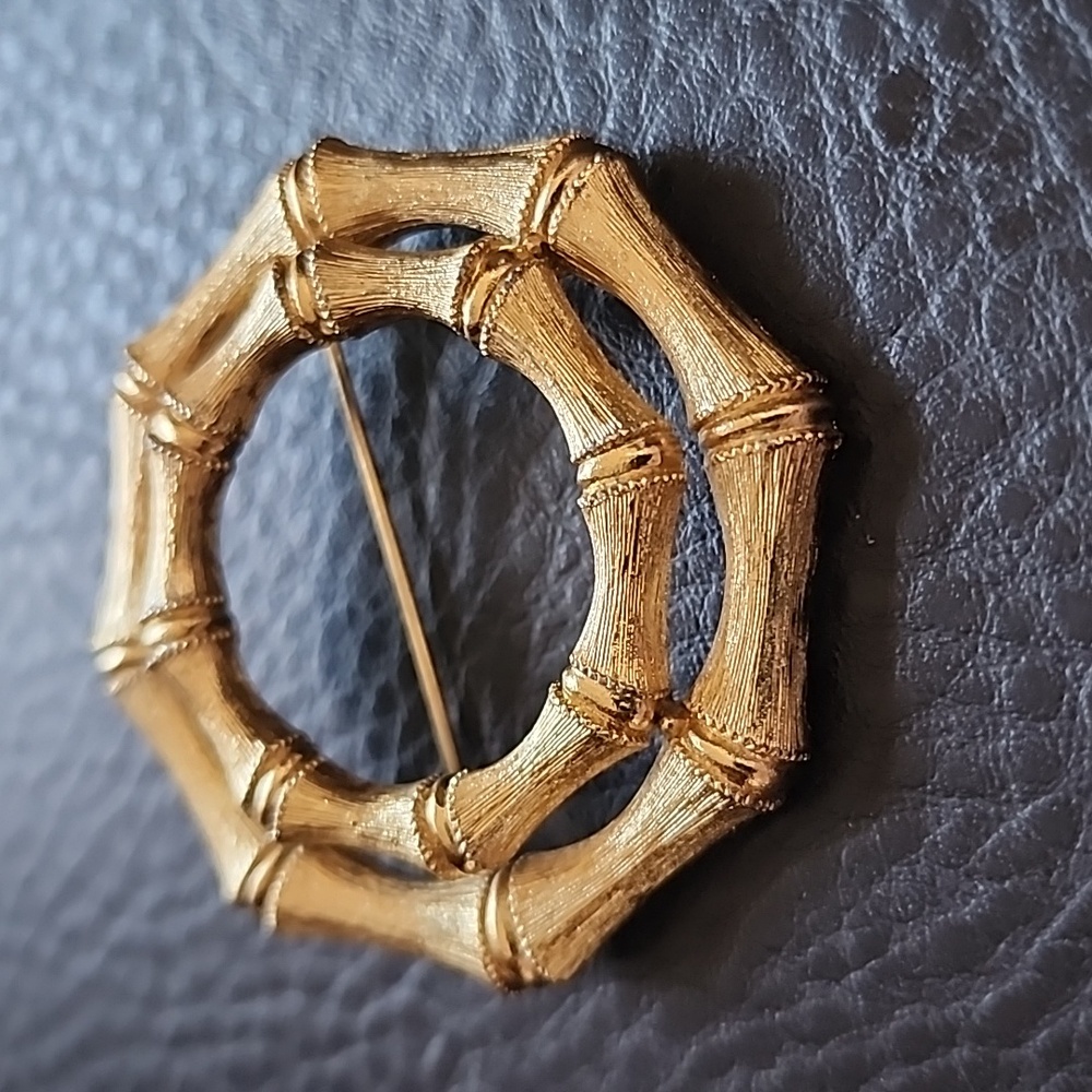 VTG Monet Gold Bamboo-Inspired Brooch - Picture 2 of 9
